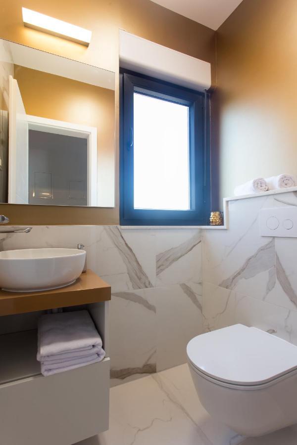 Beachfront House Olbia With Private Parking Трогір Екстер'єр фото