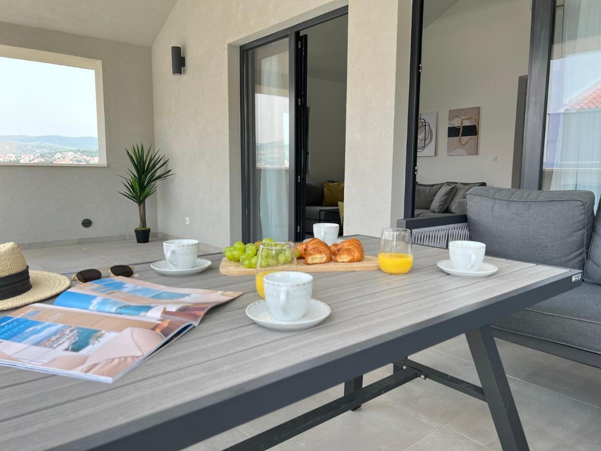 Beachfront House Olbia With Private Parking Трогір Екстер'єр фото