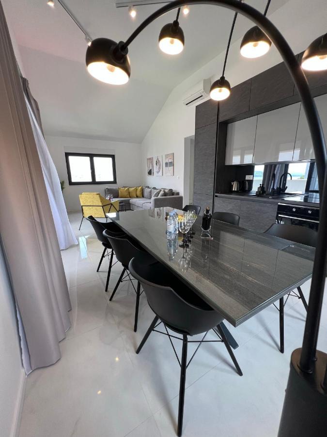 Beachfront House Olbia With Private Parking Трогір Екстер'єр фото