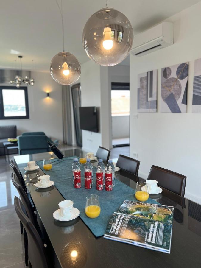 Beachfront House Olbia With Private Parking Трогір Екстер'єр фото